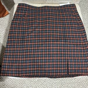 Loft NWT SHORT PLAID SKIRT SIZE 6